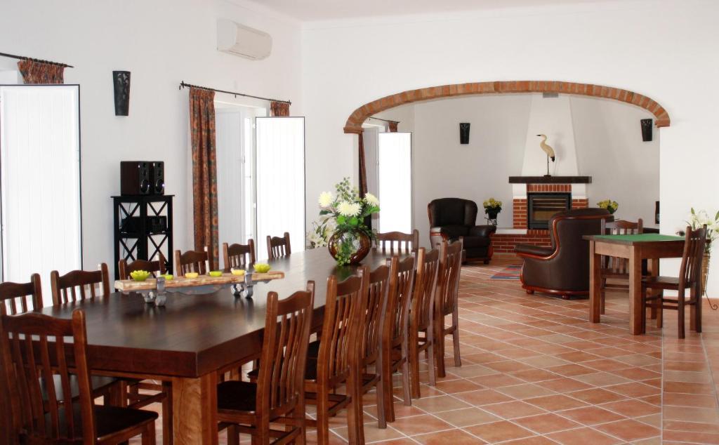 Monte Do Cuca Guest House Mora Exterior photo