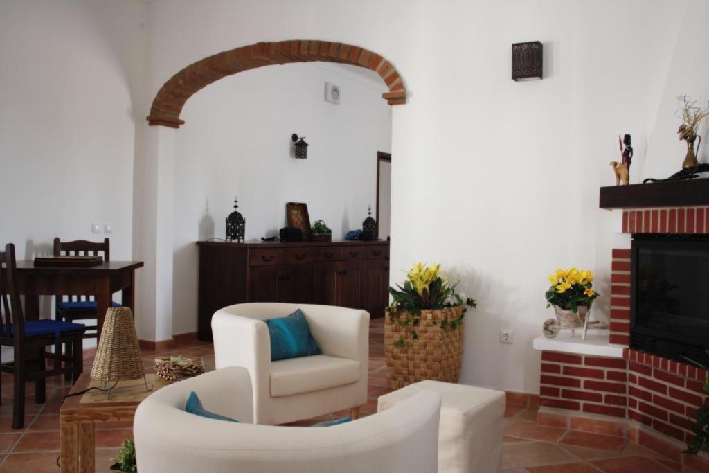 Monte Do Cuca Guest House Mora Exterior photo