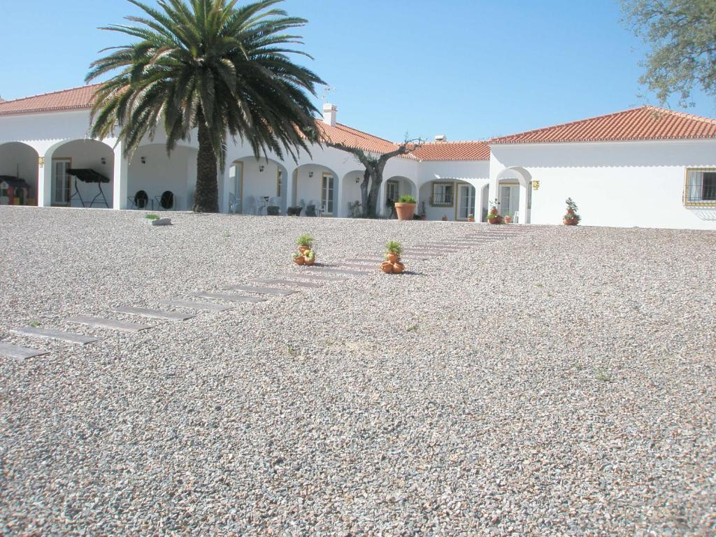 Monte Do Cuca Guest House Mora Exterior photo