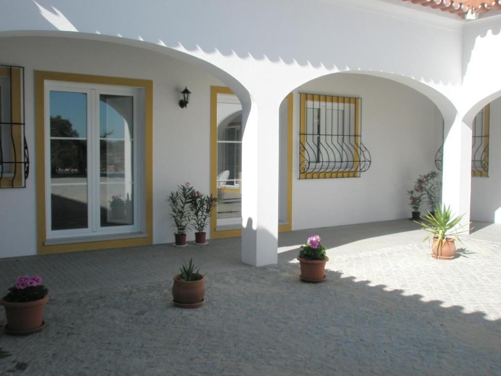 Monte Do Cuca Guest House Mora Exterior photo